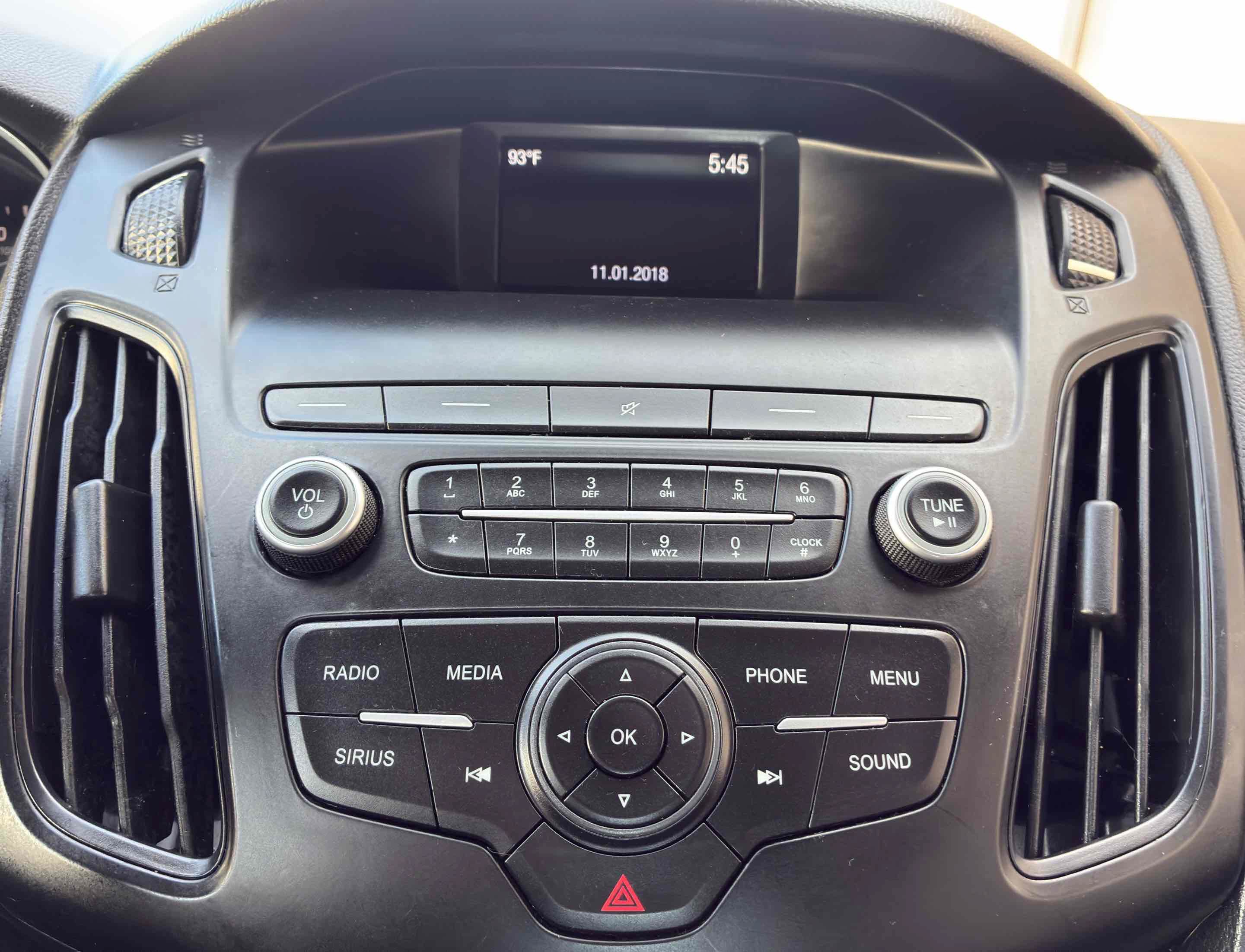 Used 2018 Ford Focus SE FWD image 27