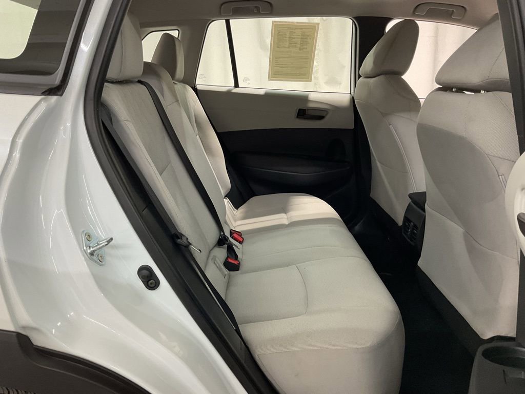 Used 2025 Toyota Corolla Cross L image 24
