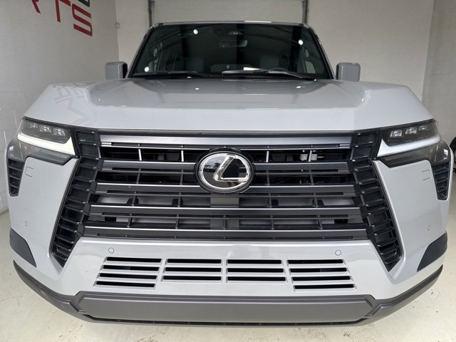 Used 2025 Lexus GX 550 w/ Cold Area Package image 2