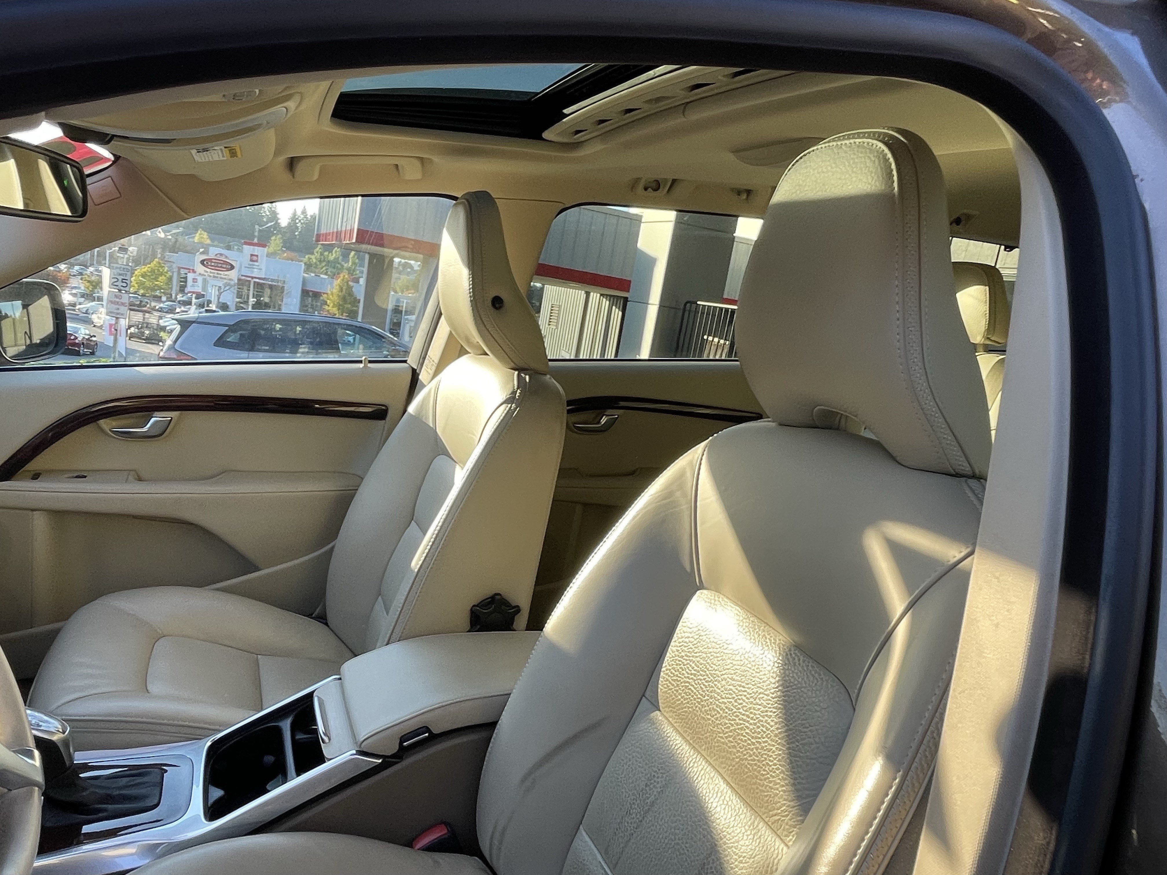 Used 2013 Volvo XC70 T6 AWD/4WD image 17