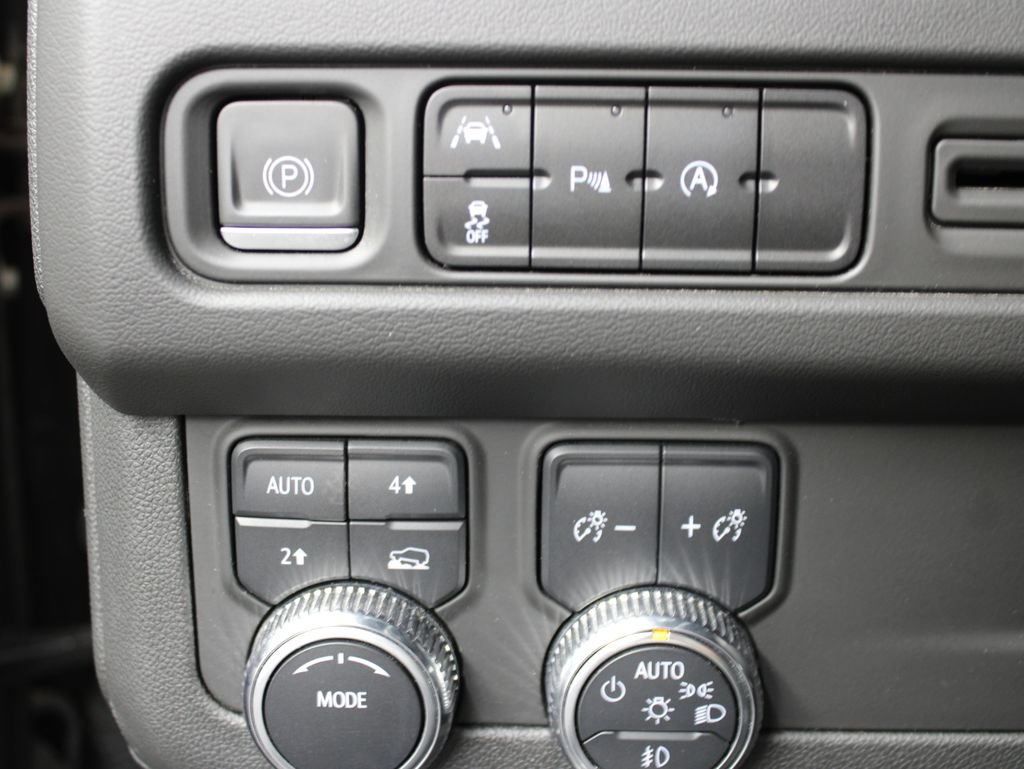 Used 2023 GMC Yukon XL SLT AWD/4WD image 48