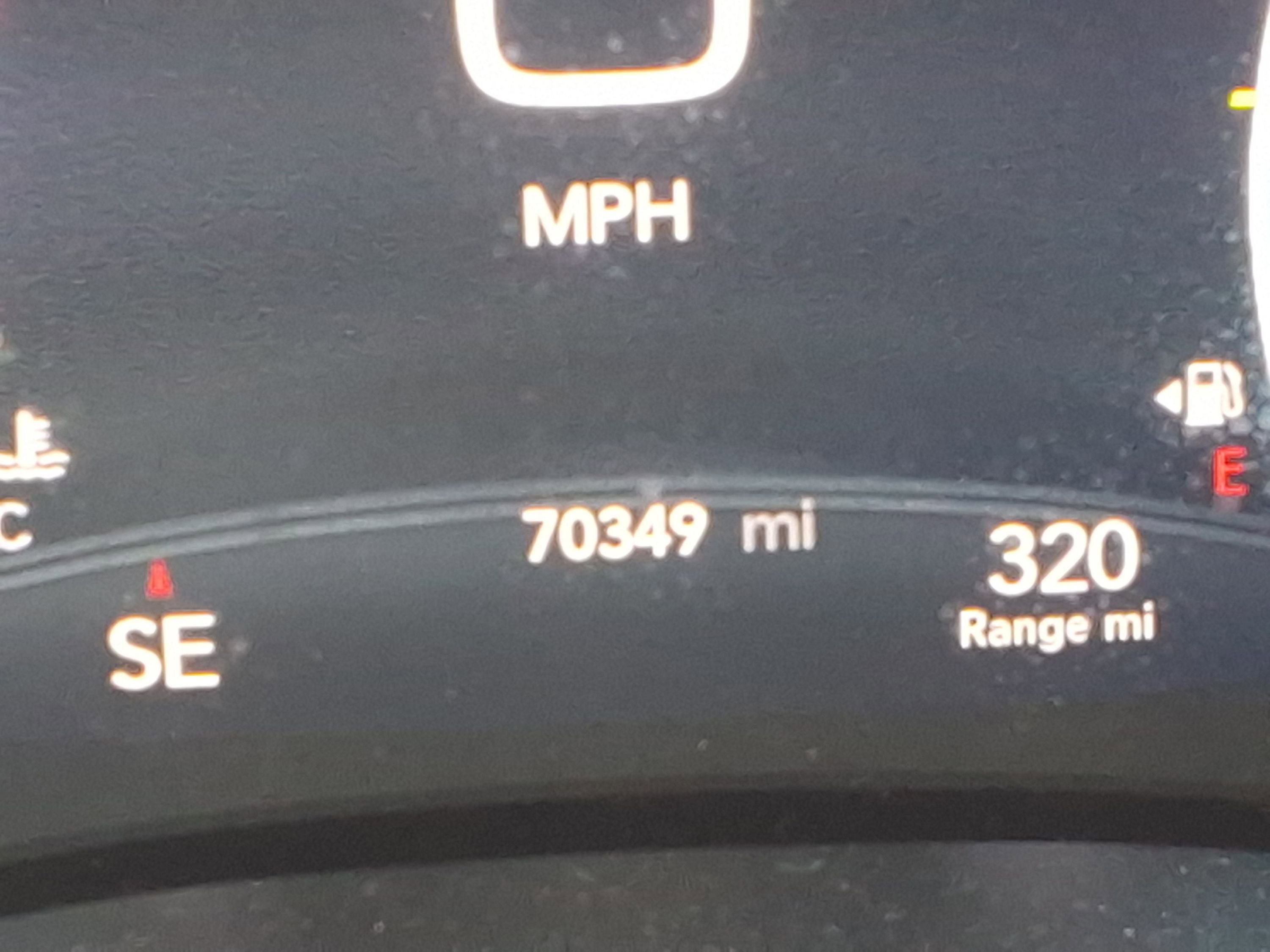 Used 2023 Chrysler Pacifica Touring-L FWD image 13
