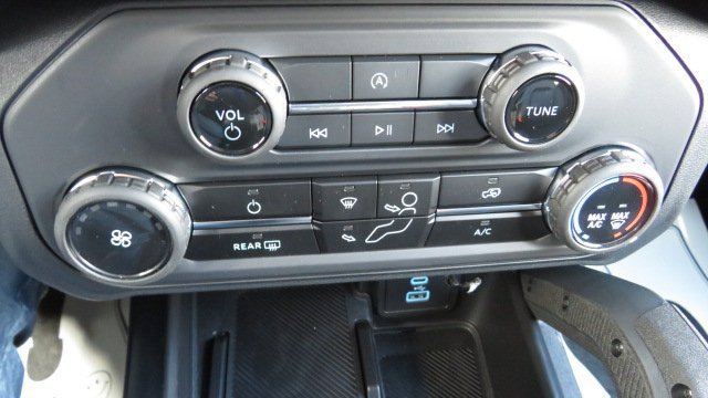 Used 2025 Ford Bronco Badlands AWD/4WD image 14