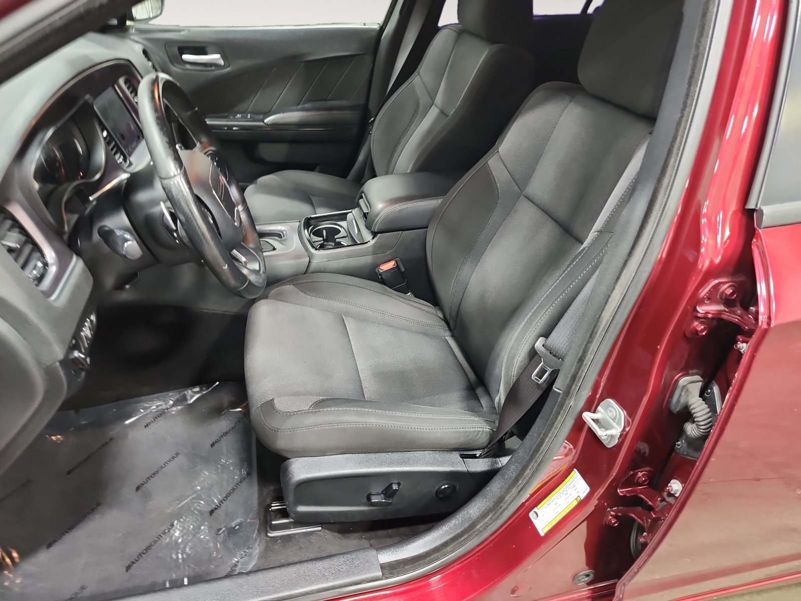 Used 2018 Dodge Charger R/T w/ Blacktop Package RWD image 9