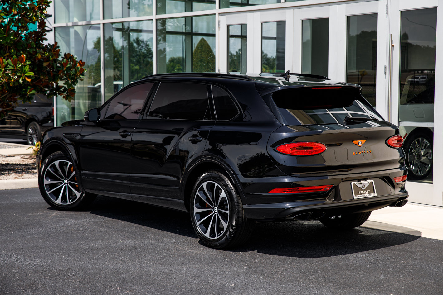 Certified 2023 Bentley Bentayga Extended Wheelbase AWD/4WD image 14