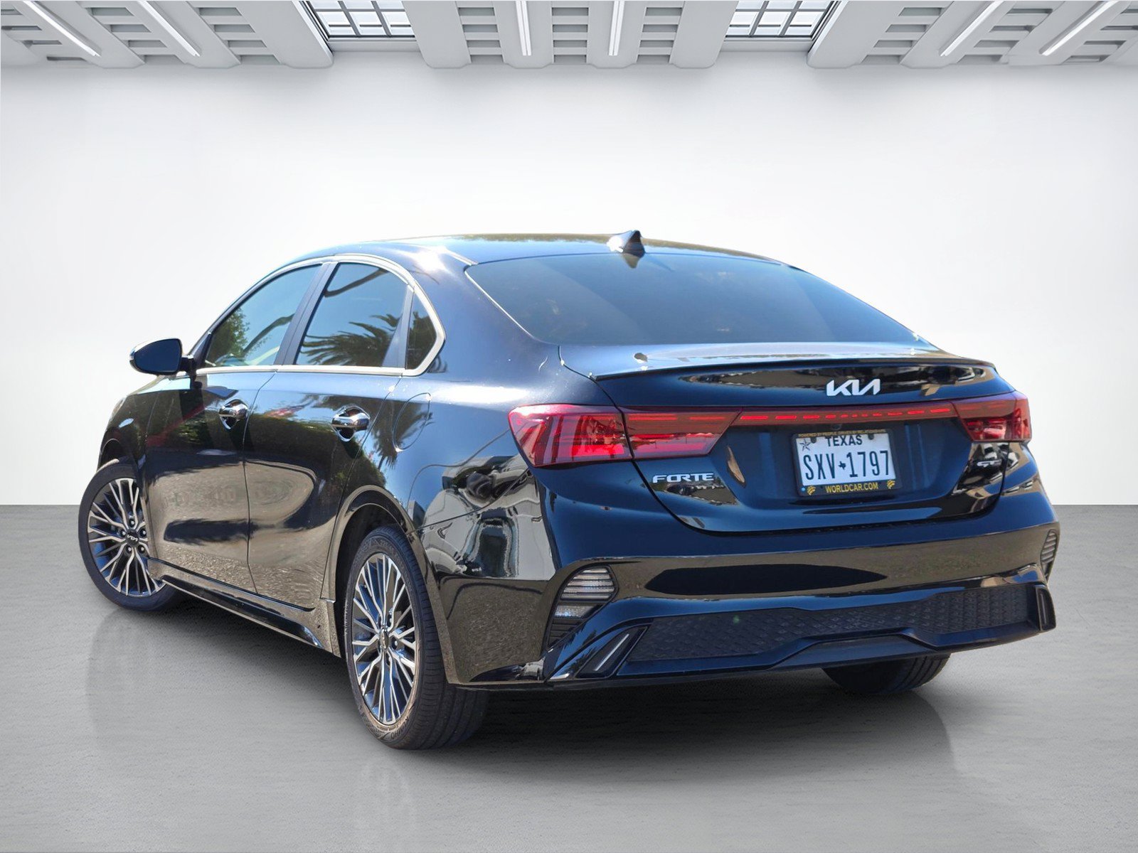 Used 2023 Kia Forte GT-Line w/ GT-Line Technology Package FWD image 6