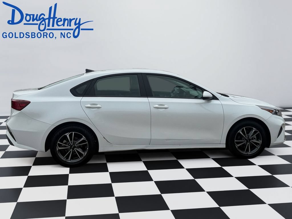 Used 2024 Kia Forte LXS FWD image 6