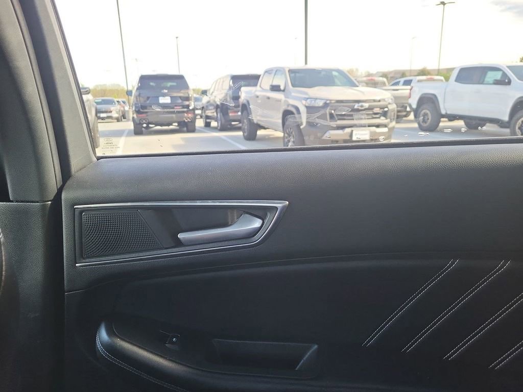 Used 2024 Ford Edge ST w/ Equipment Group 401A AWD/4WD image 13