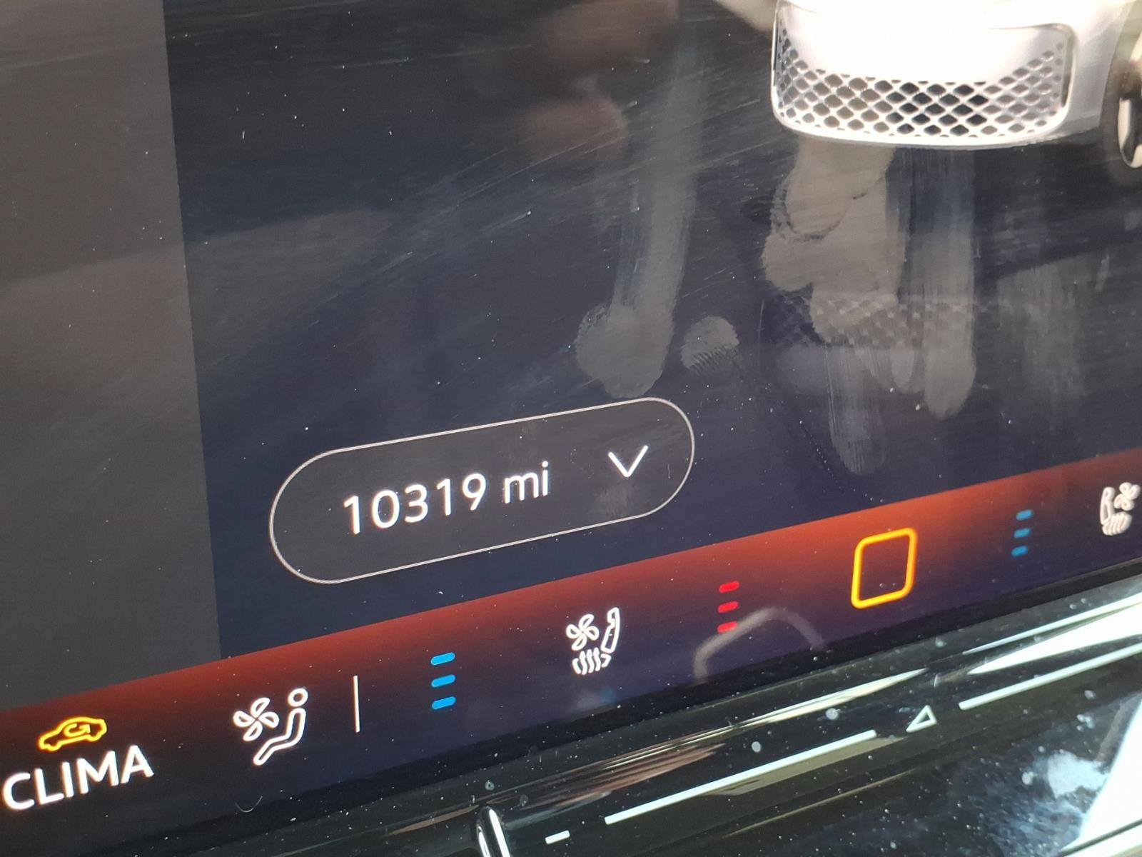 Certified 2025 Volkswagen ID. Buzz Pro S RWD image 30