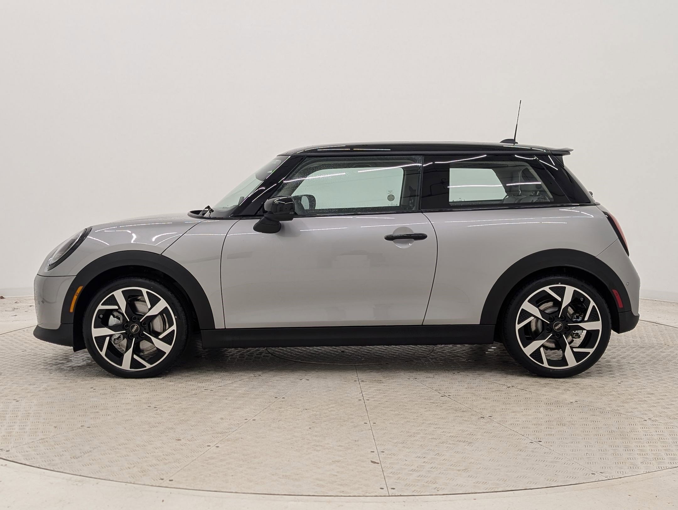 New 2026 MINI Cooper S image 2