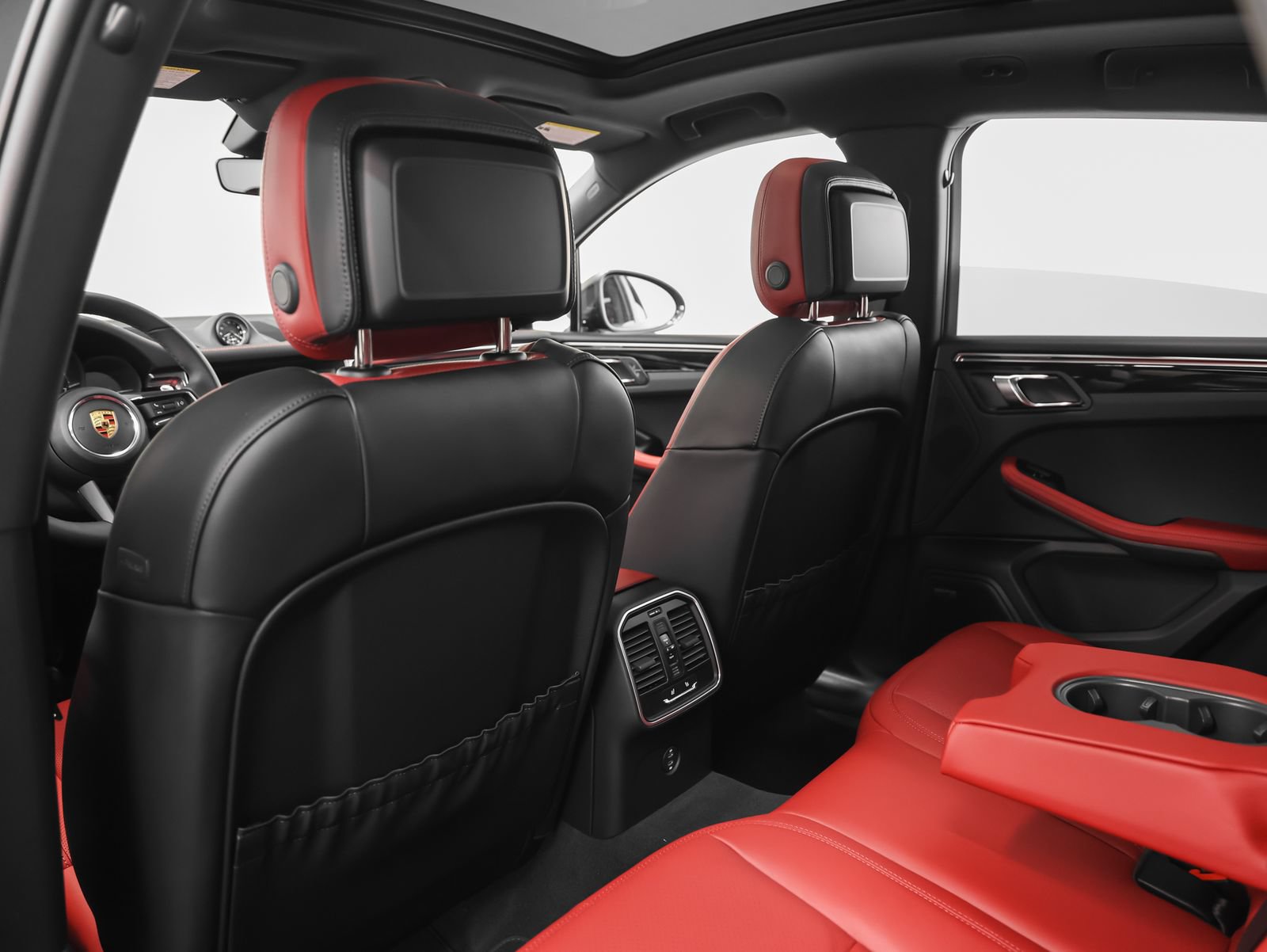 Certified 2026 Porsche Macan AWD/4WD image 44
