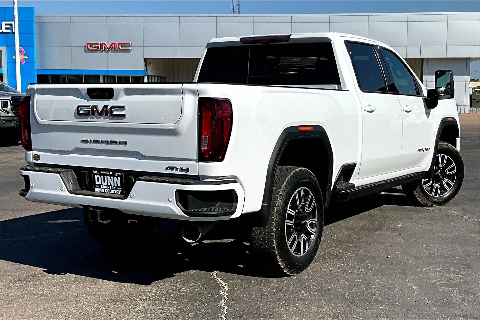 Used 2023 GMC Sierra 2500 AT4 w/ AT4 Premium Plus Package video 2
