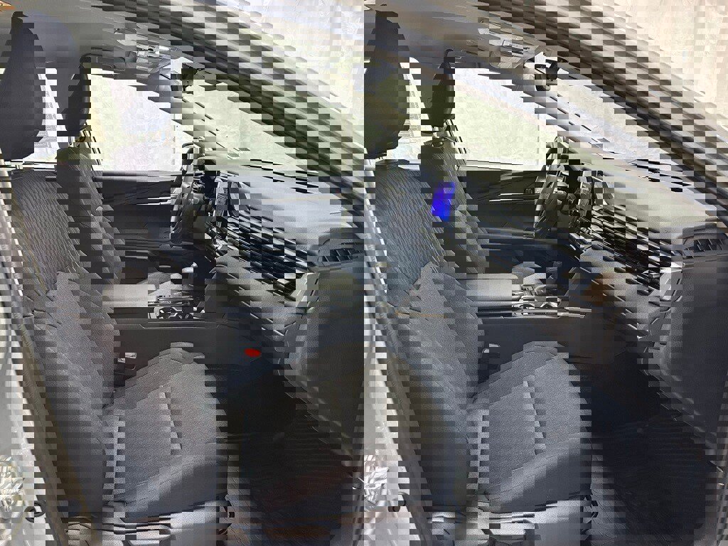 Used 2025 Toyota Camry LE image 60