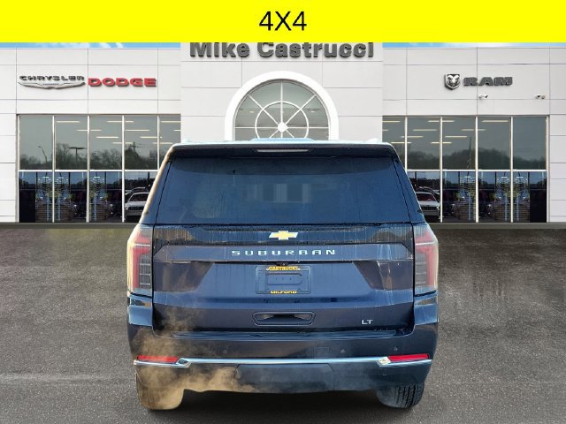Used 2025 Chevrolet Suburban LT AWD/4WD image 5