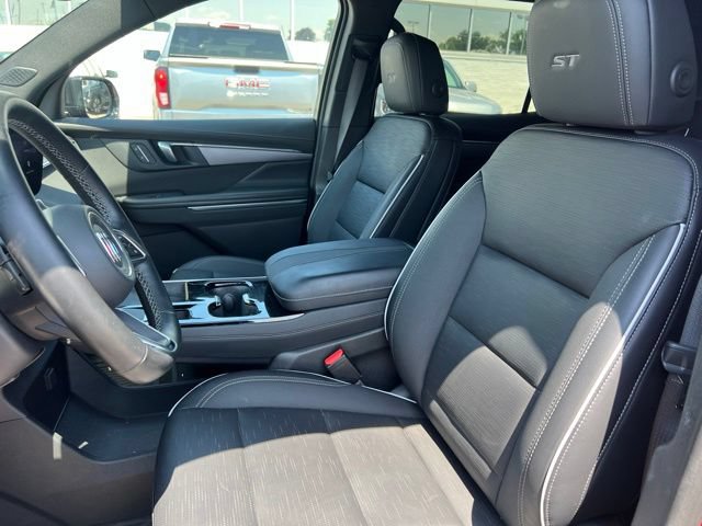 Used 2025 Buick Enclave Sport Touring w/ Trailering Package, 5000 lbs. AWD/4WD image 25