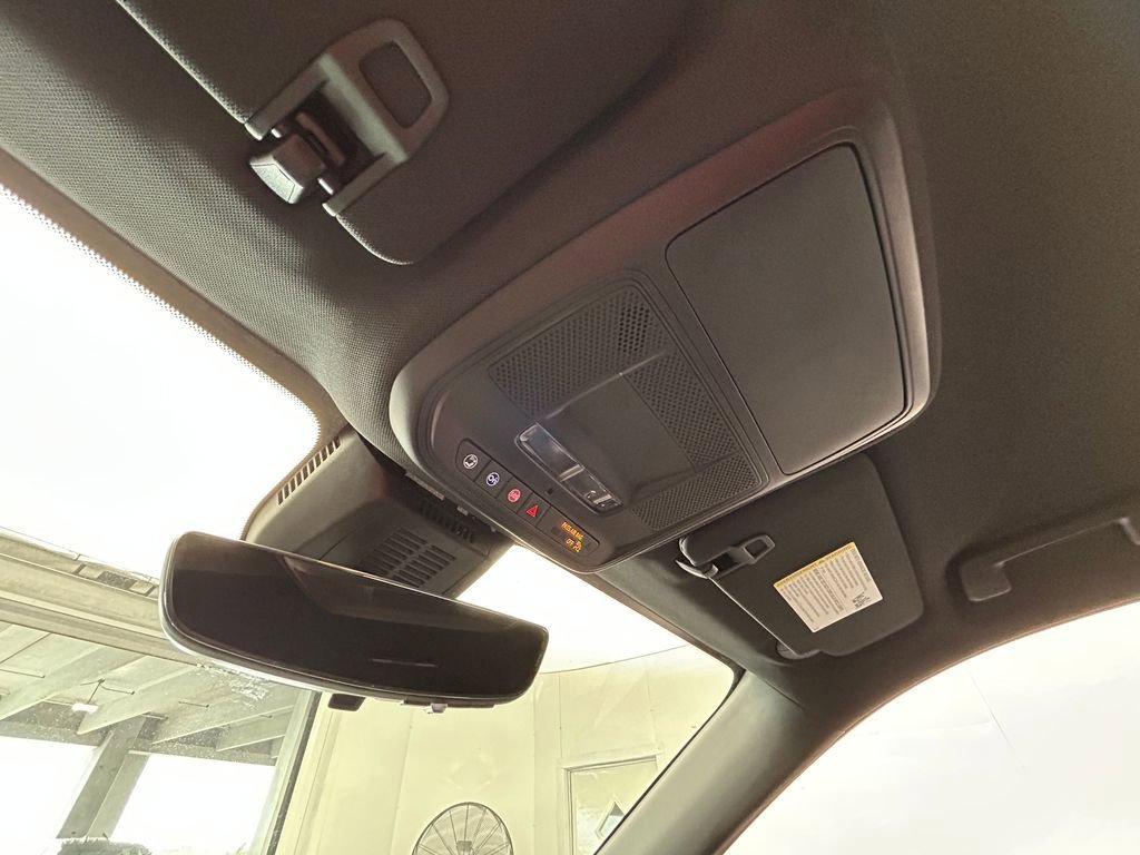 Used 2025 Chevrolet Equinox LT w/ Safety and Technology Package FWD image 21