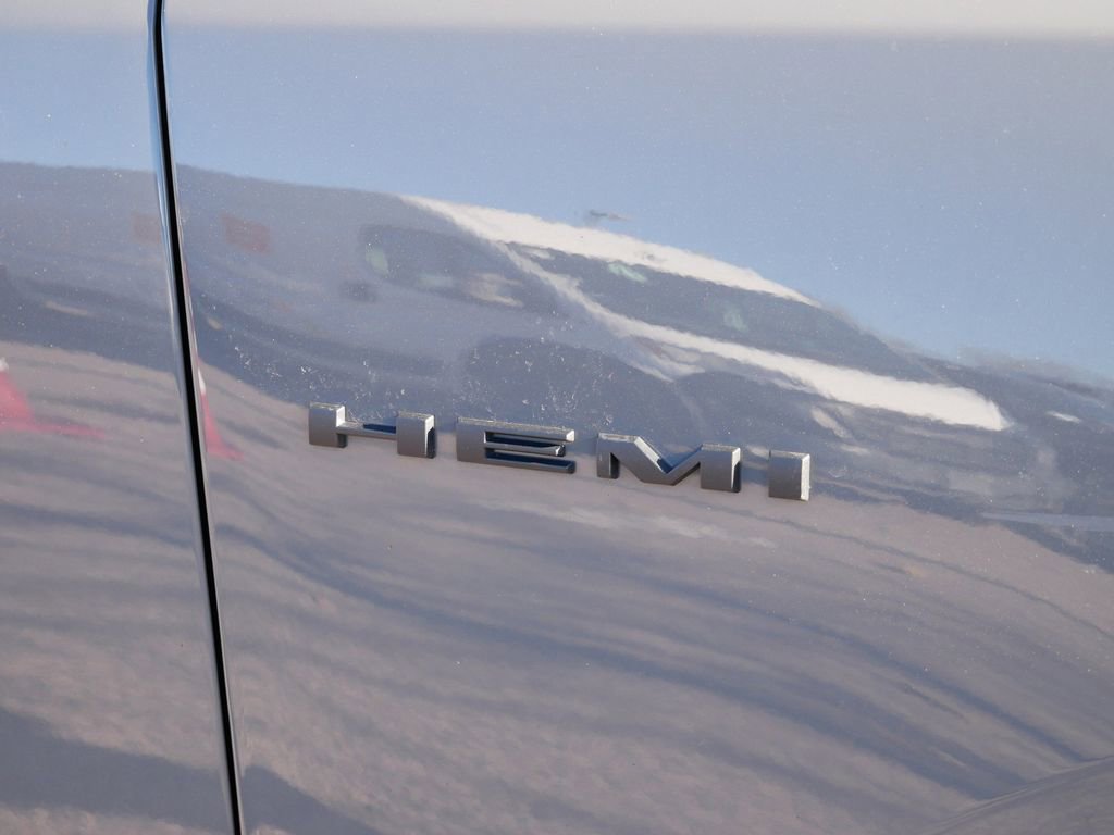 Used 2022 Dodge Durango R/T w/ Blacktop Package image 18