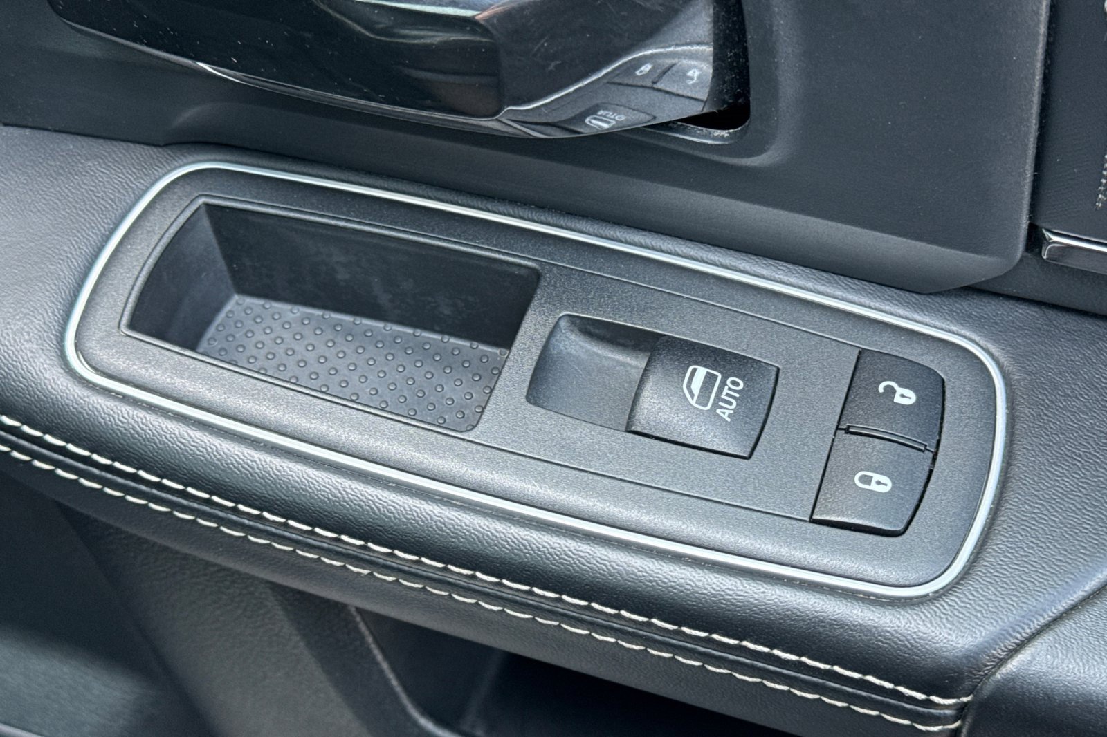 Used 2022 RAM 3500 Limited image 22