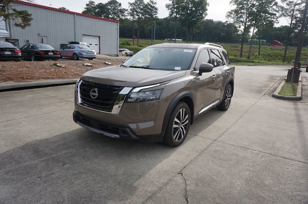 Used 2025 Nissan Pathfinder Platinum FWD image 28