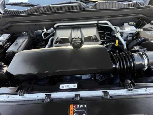 Certified 2025 Chevrolet Colorado ZR2 w/ Technology Package AWD/4WD image 35