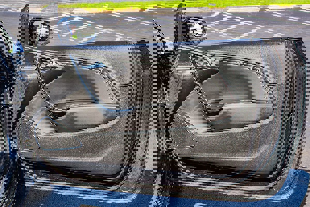 Used 2016 Buick Cascada Premium image 16