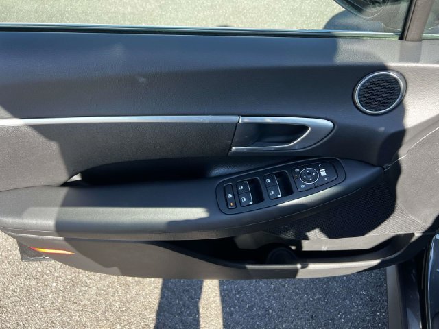 Used 2026 Hyundai Sonata SE FWD image 16