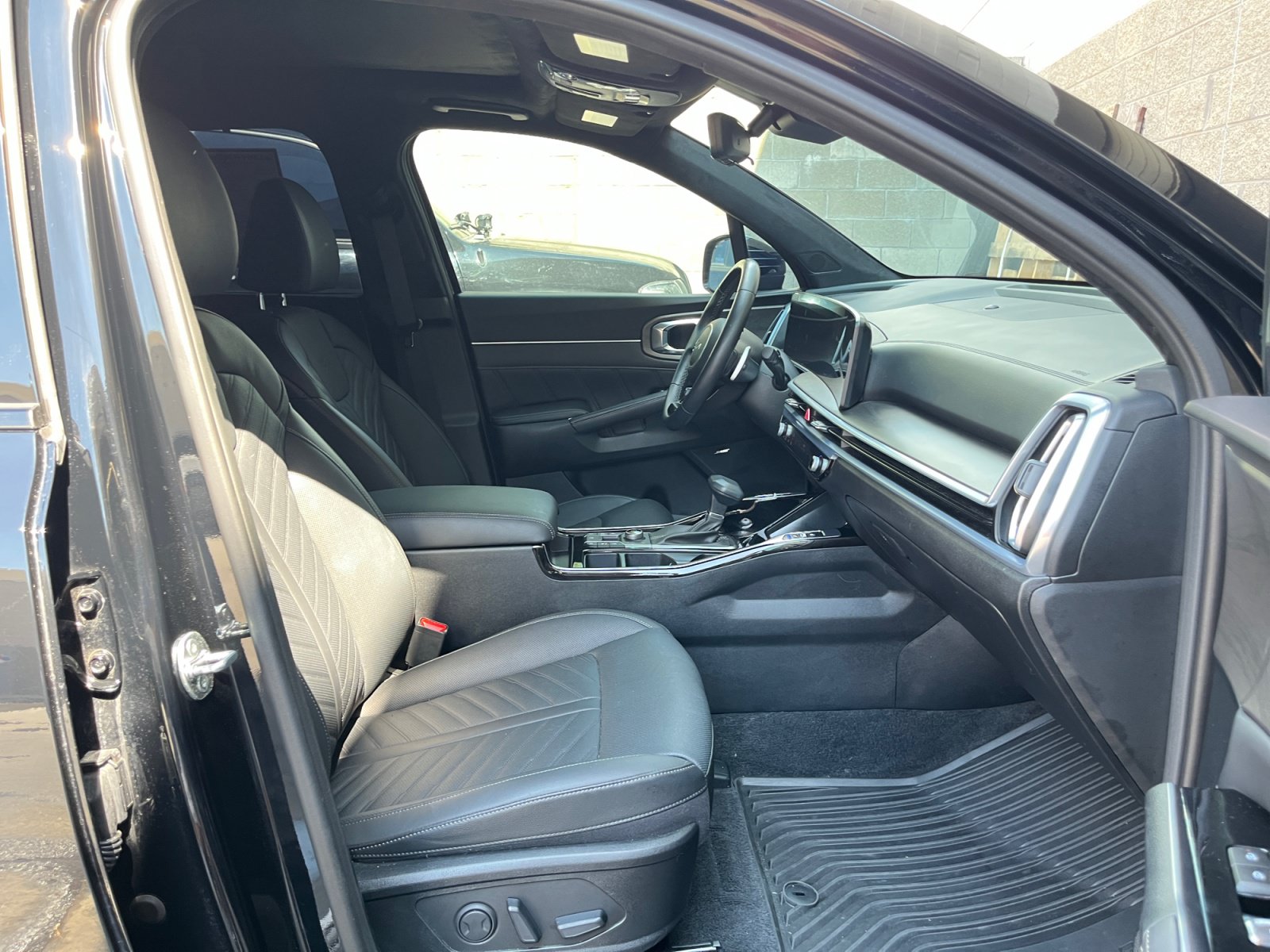 Used 2025 Kia Sorento SX Prestige AWD/4WD image 30