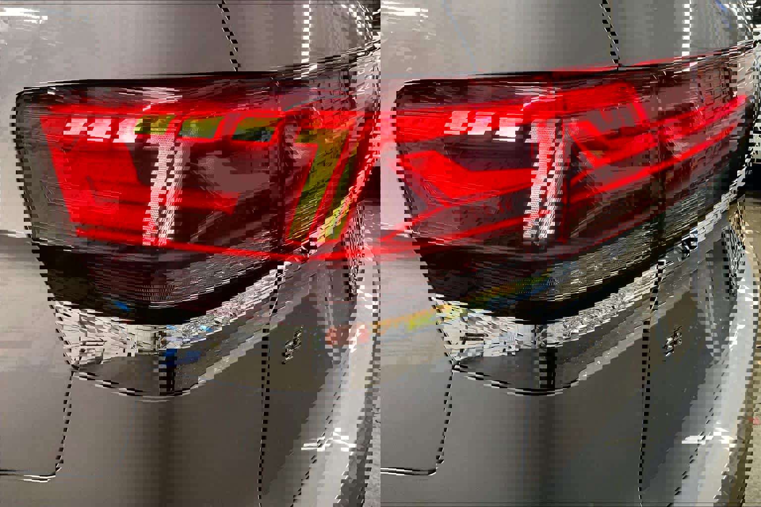 Used 2024 Volkswagen Atlas SE image 31