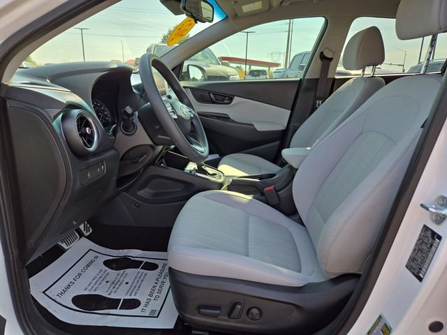 Used 2023 Hyundai Kona SEL FWD image 2