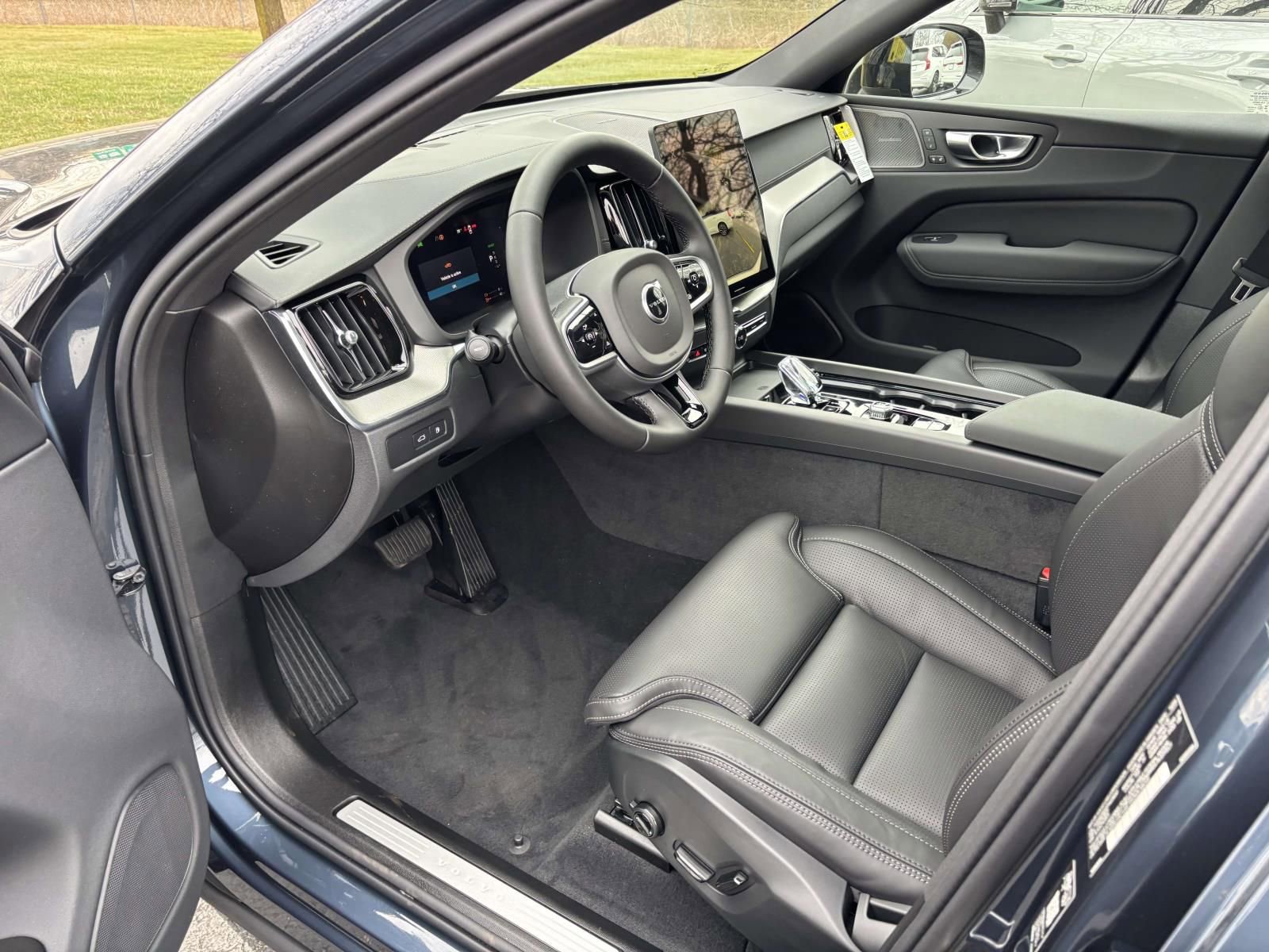 New 2026 Volvo XC60 T8 Ultra w/ Protection Package Premier image 22