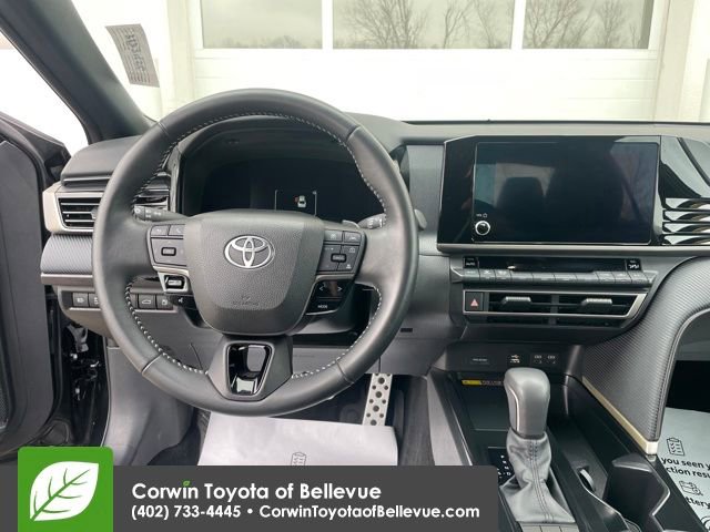 Used 2025 Toyota Camry SE image 19