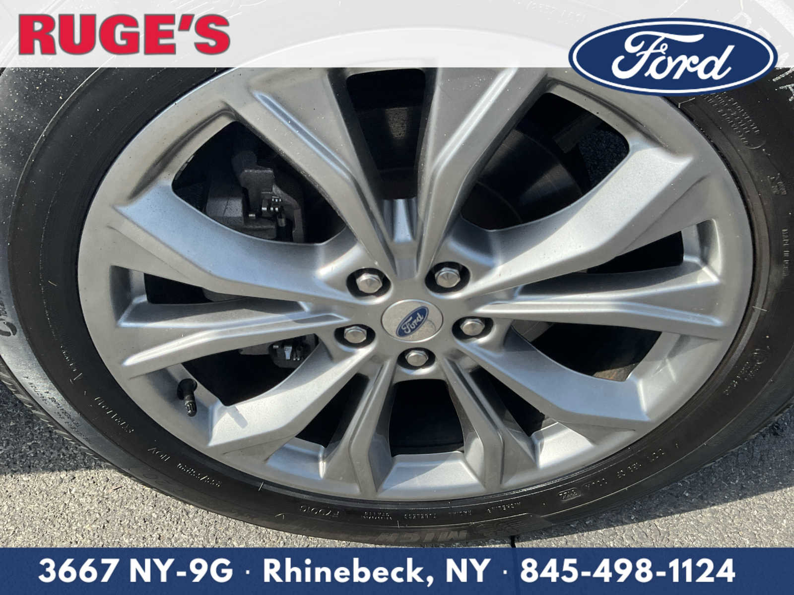 Used 2022 Ford Explorer XLT w/ Equipment Group 202A image 10