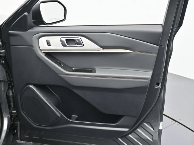 Used 2026 Ford Explorer Active RWD image 30