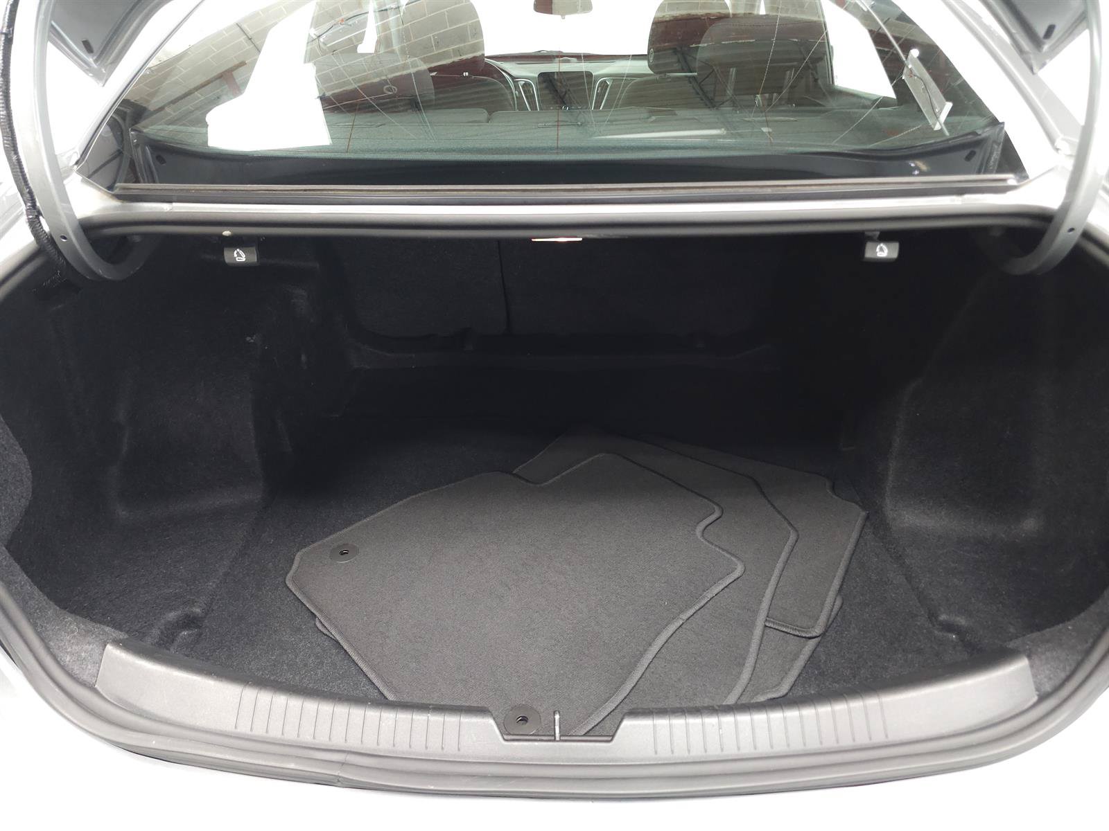 Used 2024 Chevrolet Malibu LS FWD image 9