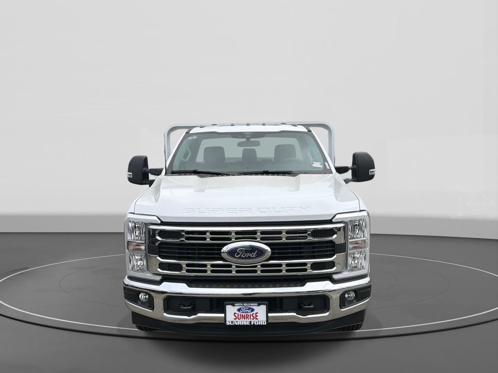 New 2026 Ford F350 XL w/ XL Chrome Package RWD image 2