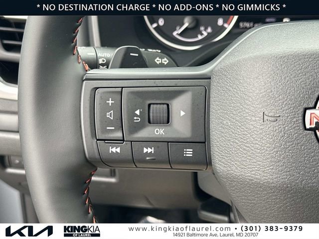 Used 2025 Nissan Rogue SV AWD/4WD image 9