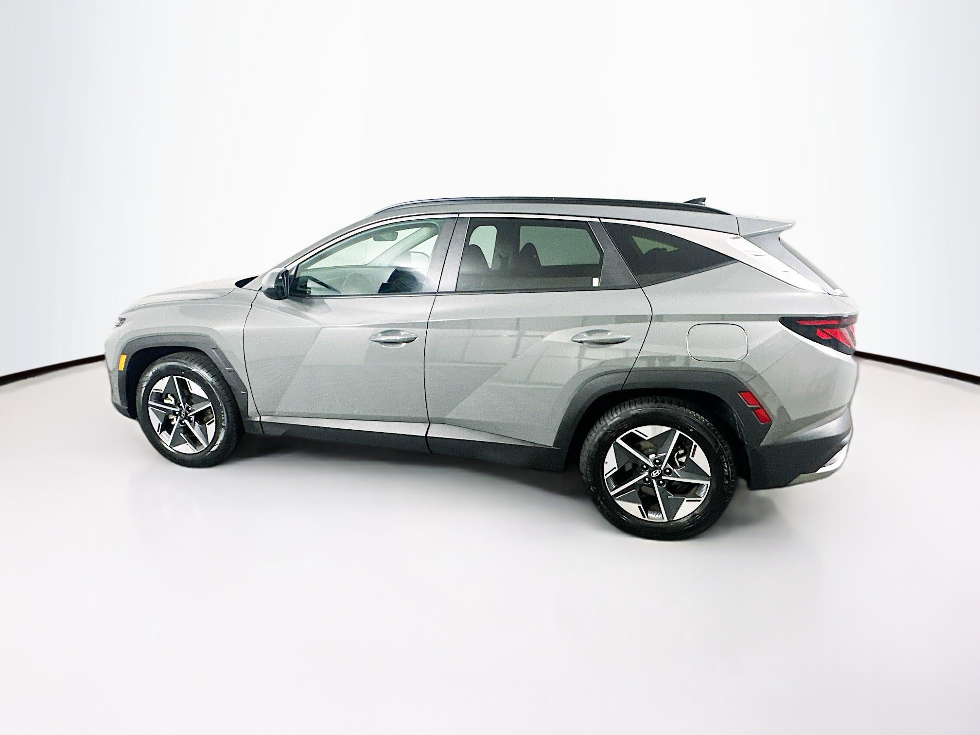Used 2025 Hyundai Tucson SEL FWD image 4
