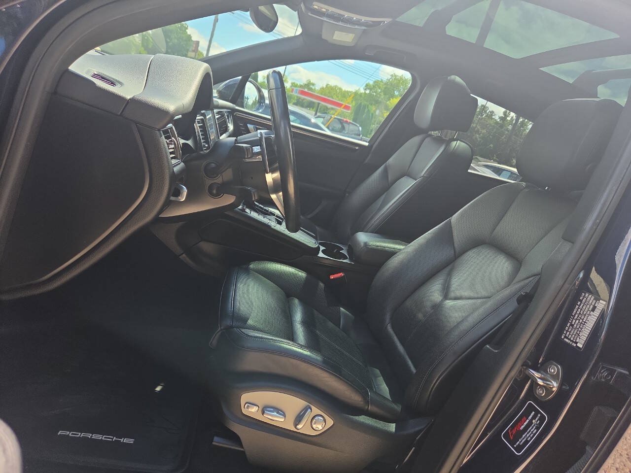 Used 2018 Porsche Macan S AWD/4WD image 15