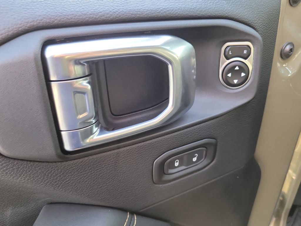 New 2026 Jeep Wrangler Unlimited Sahara AWD/4WD image 19