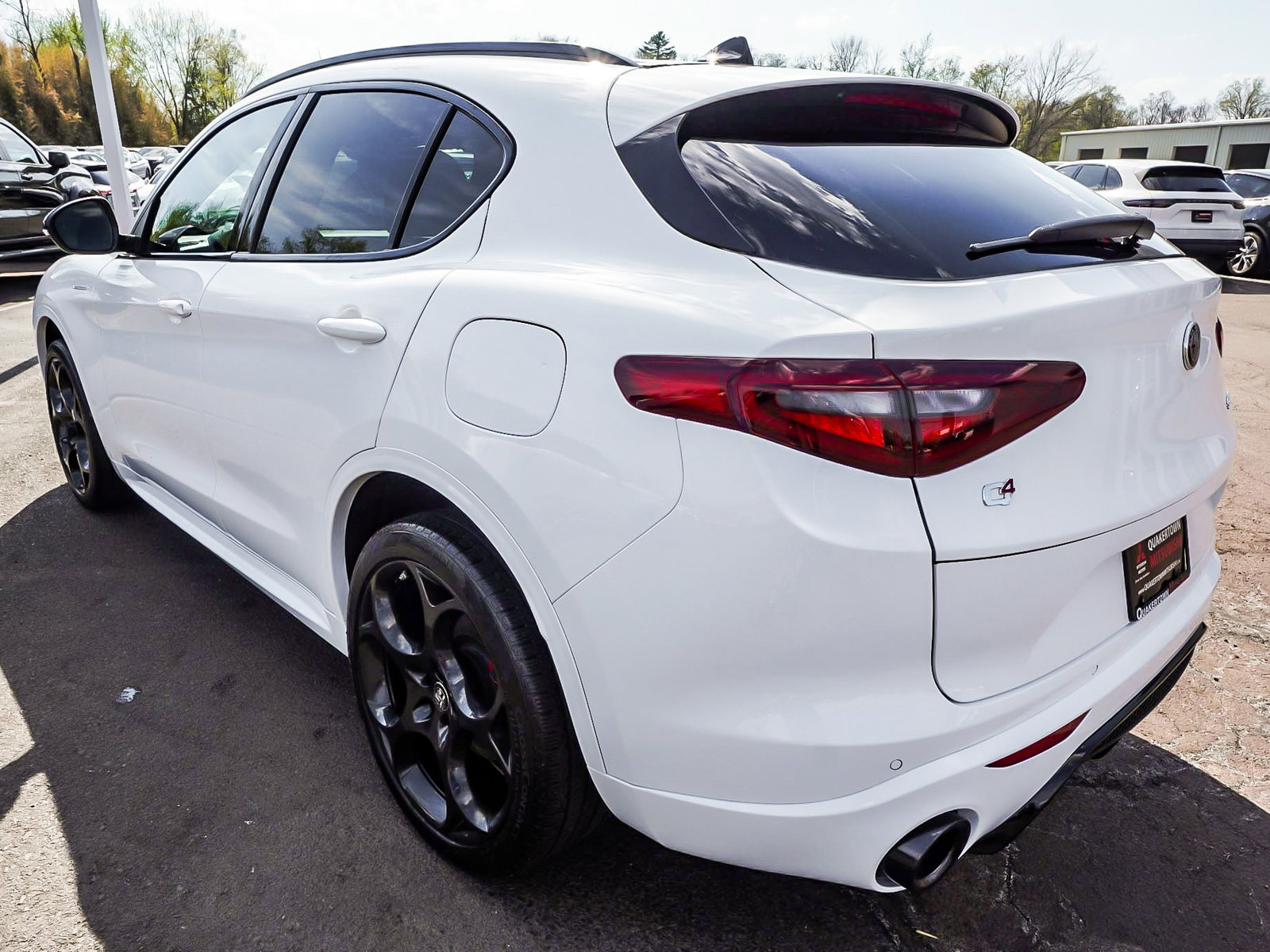 Used 2023 Alfa Romeo Stelvio Veloce image 4