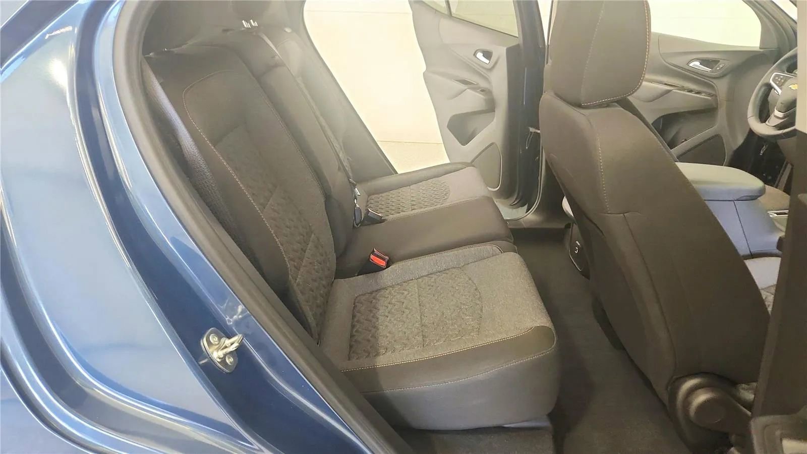 Used 2024 Chevrolet Equinox LT FWD image 37