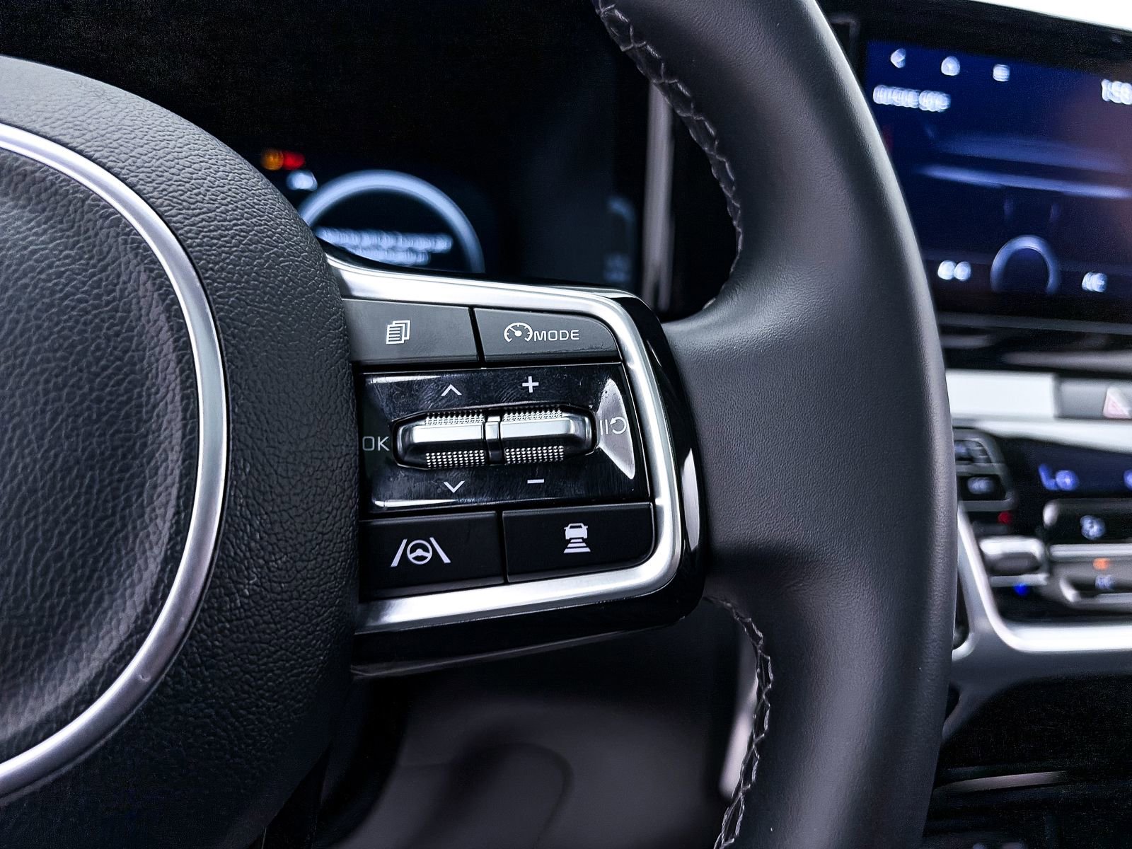 Used 2023 Kia Sorento SX image 36