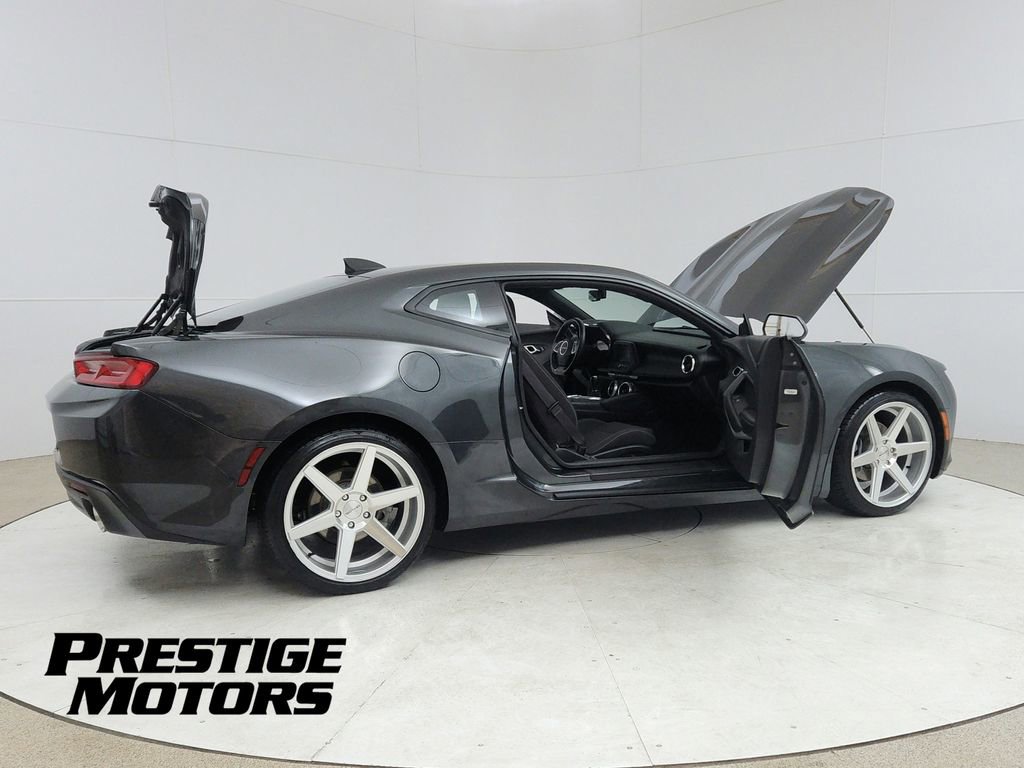 Used 2016 Chevrolet Camaro LT RWD image 12