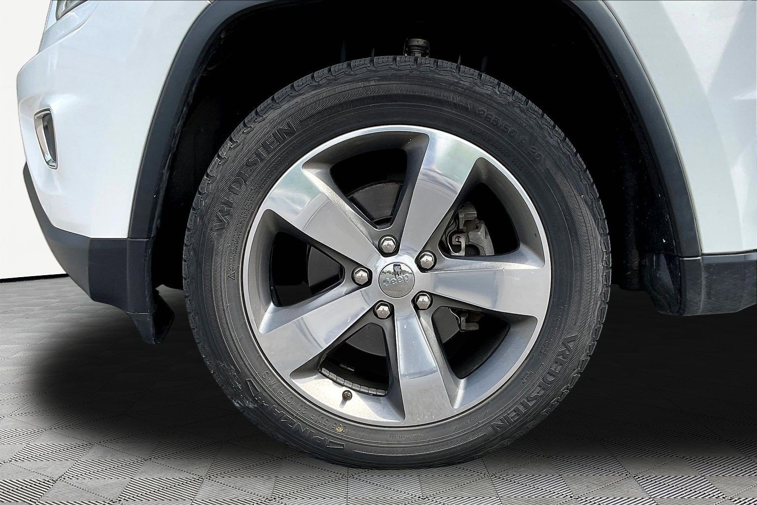 Used 2016 Jeep Grand Cherokee Limited AWD/4WD image 33