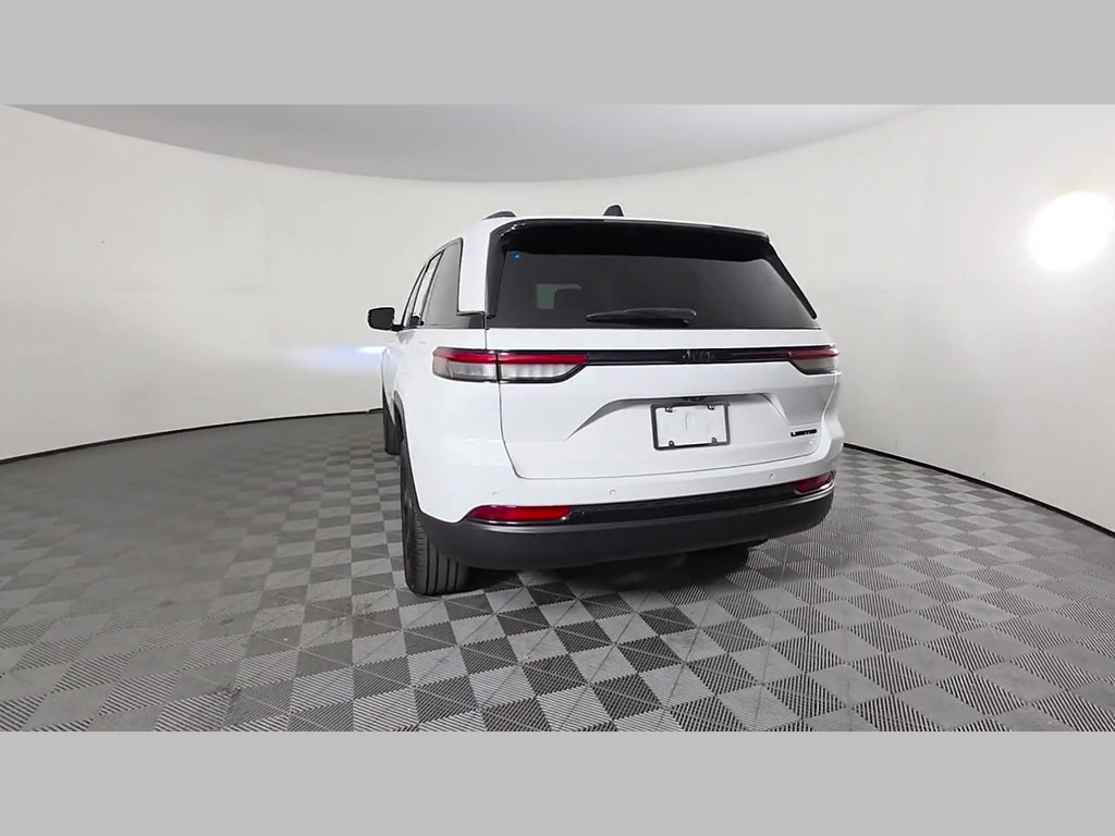 Used 2025 Jeep Grand Cherokee Limited w/ Black Appearance Package RWD image 42