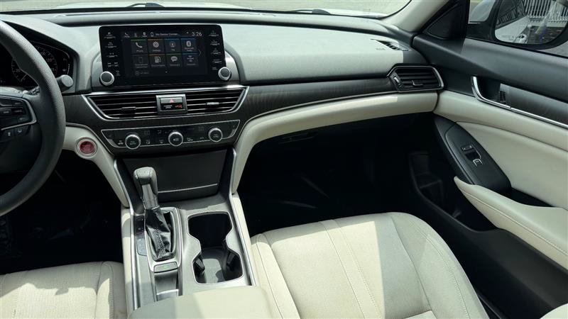 Used 2018 Honda Accord EX image 19