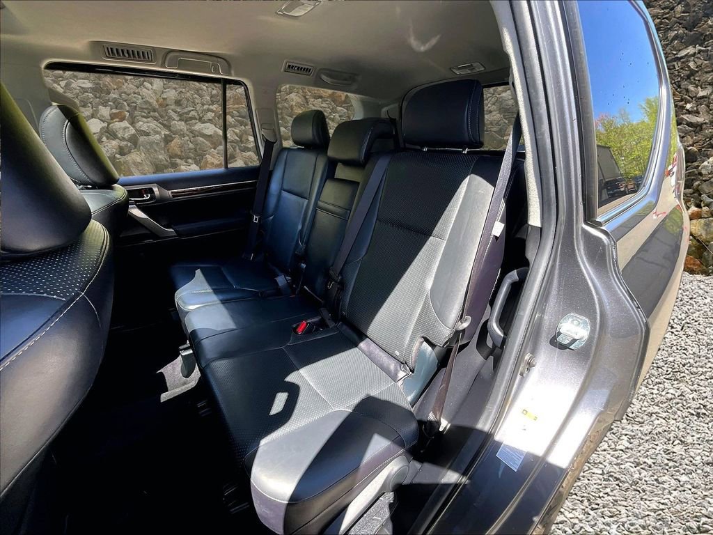 Used 2016 Lexus GX 460 Luxury w/ Preferred Accessory Package AWD/4WD image 23