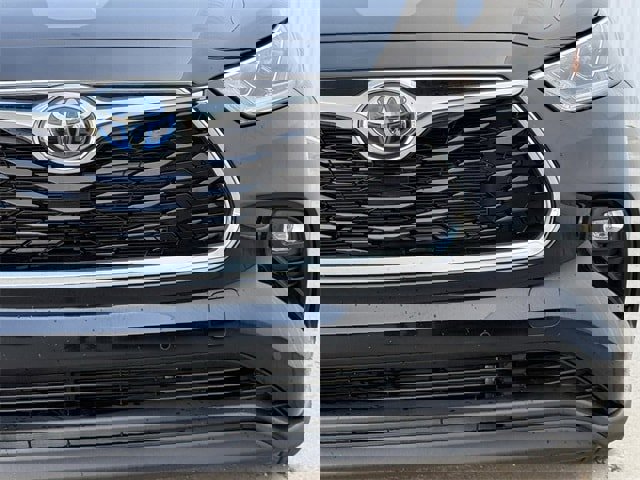 Used 2023 Toyota Highlander Limited image 9