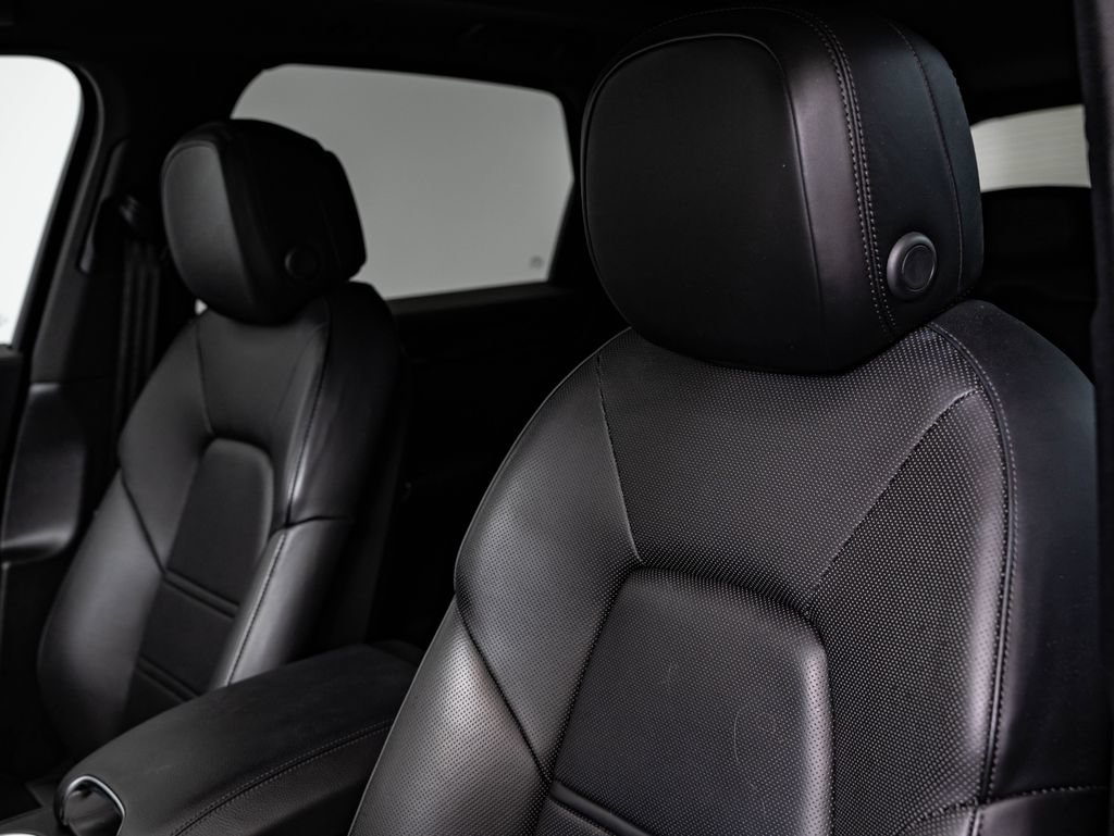 Certified 2020 Porsche Cayenne AWD/4WD image 23