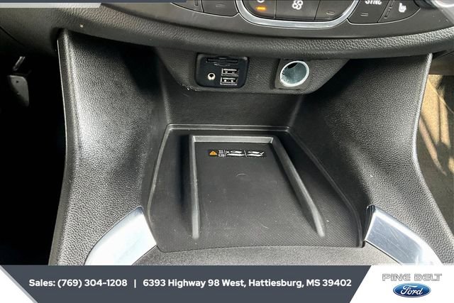 Used 2023 Chevrolet Traverse LT w/ LT Premium Package image 23